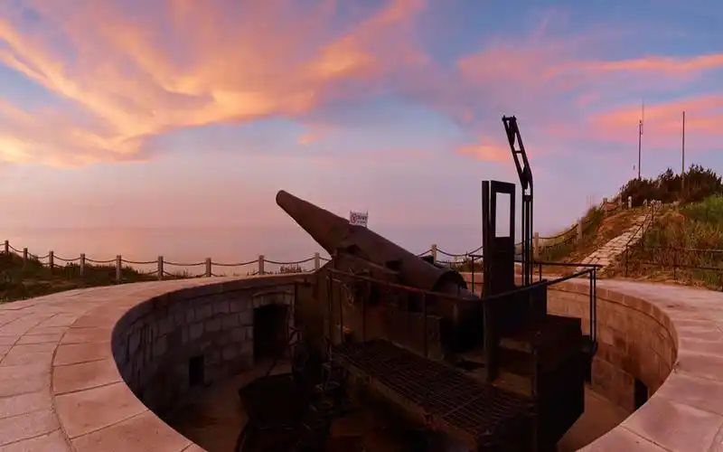 海防炮台刘公岛上有清代北洋海军时期海防炮台6座,分别称为黄岛炮台