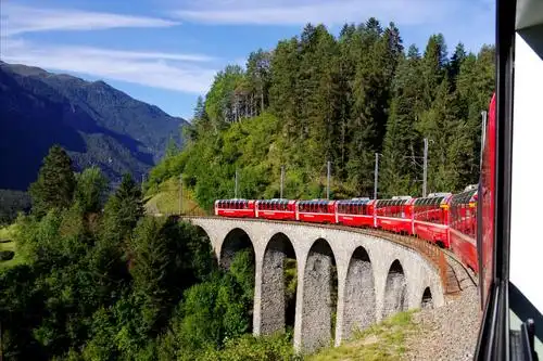 开往金山的列车 @瑞士