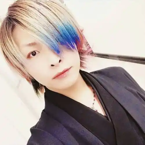 日本男团成员退团后下海,竟然是做成人片"女优"?_团子