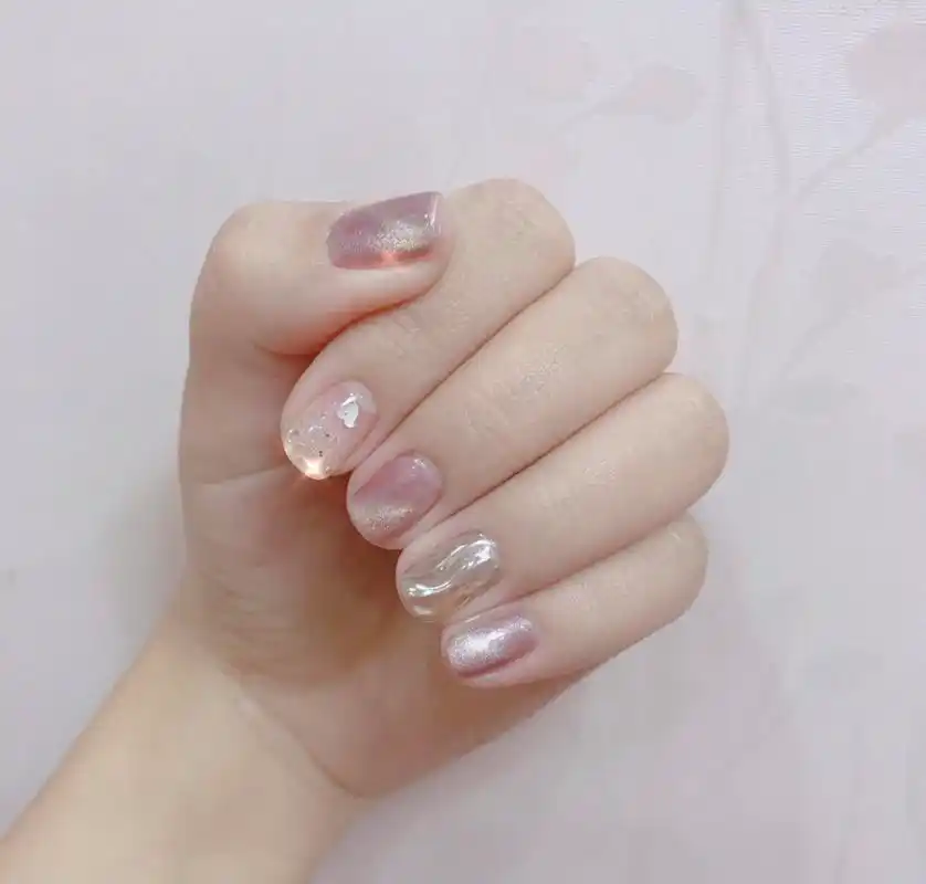 原创清新透亮的初夏猫眼美甲合集,宝石般的光芒让你的指尖更优雅!