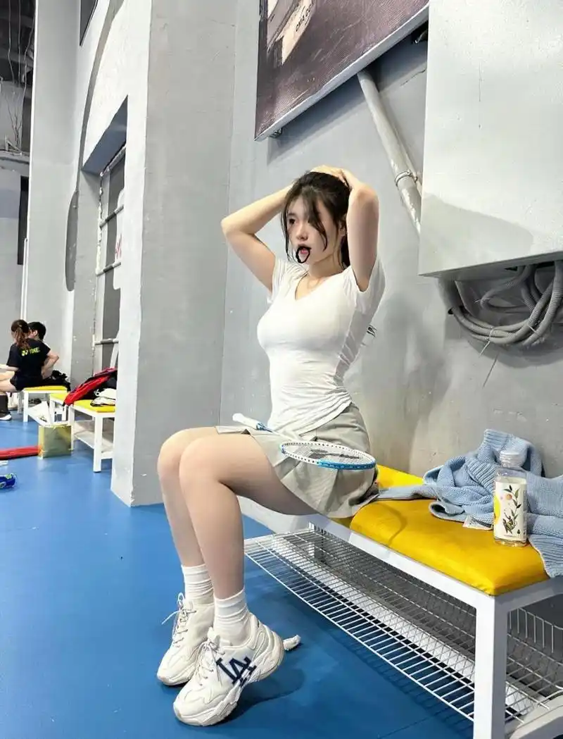 传递正能量# #美女# 羽毛球女神