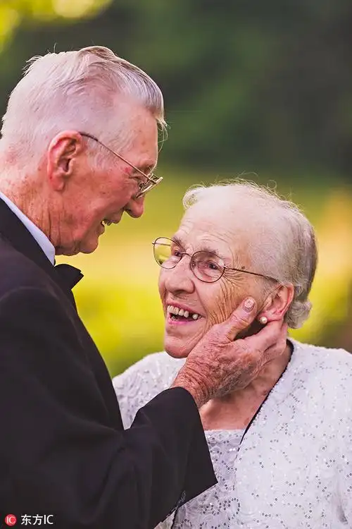 你看见过最充满爱意的眼睛(眼神)是怎样的?