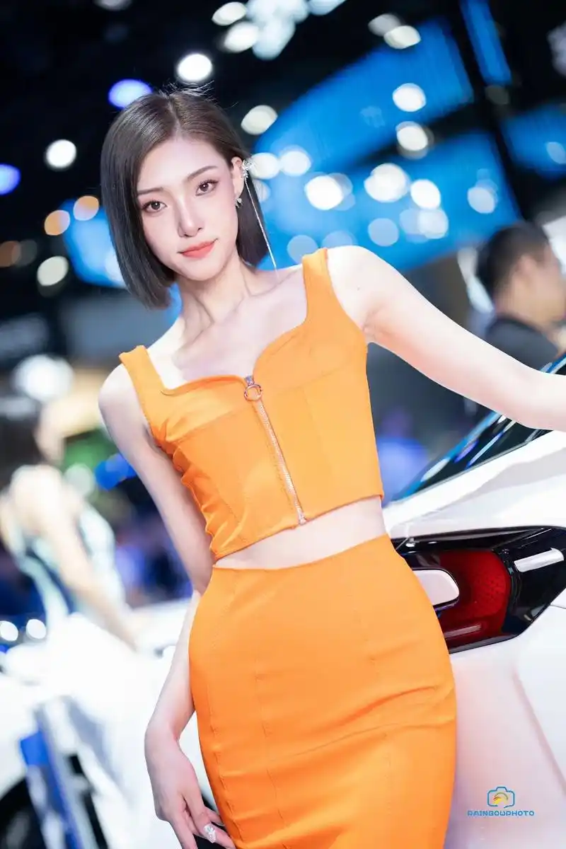 cdc.#成都国际车展 #车模美女 - 抖音
