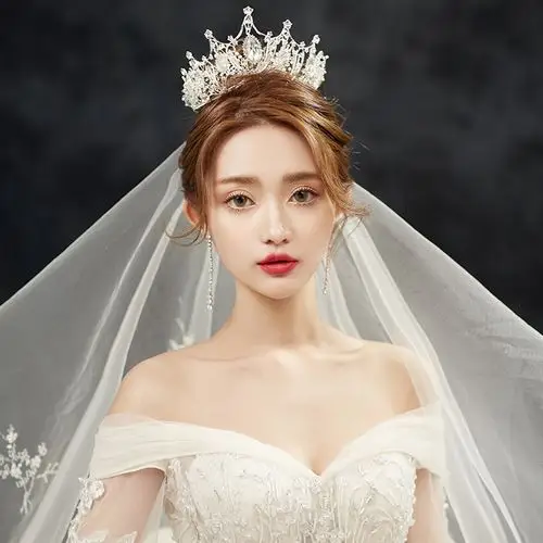皇冠头饰新娘超仙结婚2021新款大气白纱生日王冠女三件套婚纱配饰