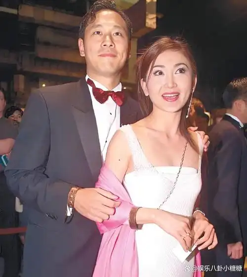 香港顶级艳星苏妲己冻龄羡煞众人与富豪老公多年恩爱至今