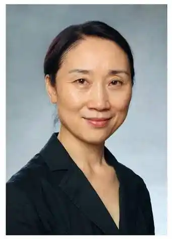 李微微同志简历