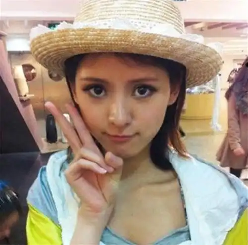 张予曦的旧照赵丽颖的旧照娜扎的旧照看到毛晓彤整容了