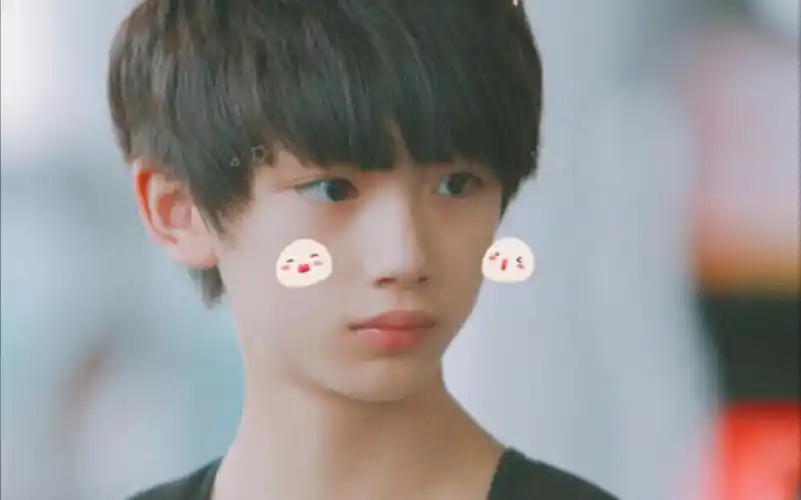 丁程鑫回忆一下小时候的小丁超可爱