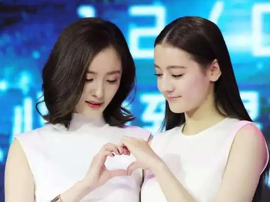 迪丽热巴杨幂_迪丽热巴杨幂合照