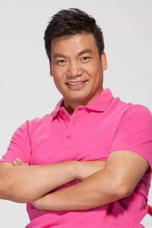 歌唱家彭高平行云流水异曲同工