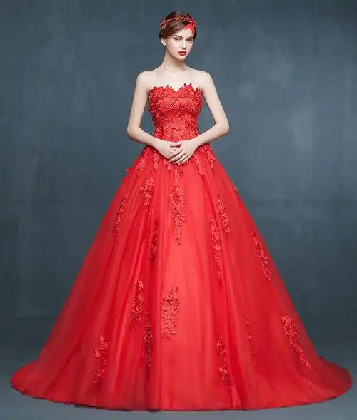 飘逸的红色婚纱