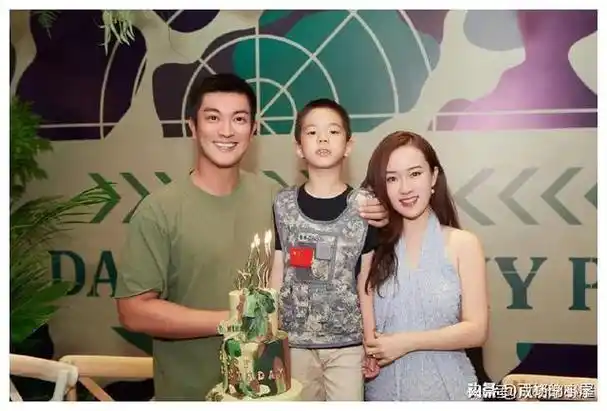 二胎|李小璐|丸子头_网易订阅