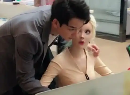 迪丽拉你干嘛抱住我灿宇这是我的习惯摄影师搞什么