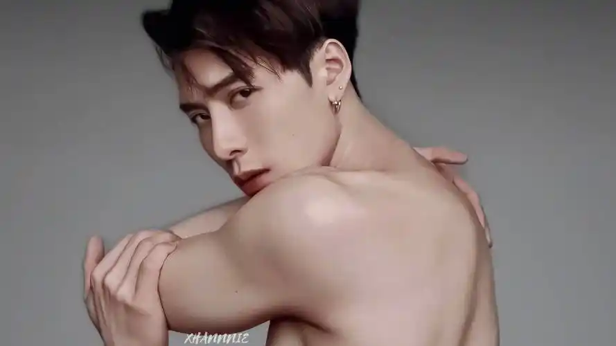 这样的王嘉尔 谁顶得住啊!|王嘉尔_新浪新闻