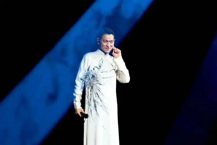 刘德华罕见呛黑粉 「要一直红下去,让他们怕一辈子」