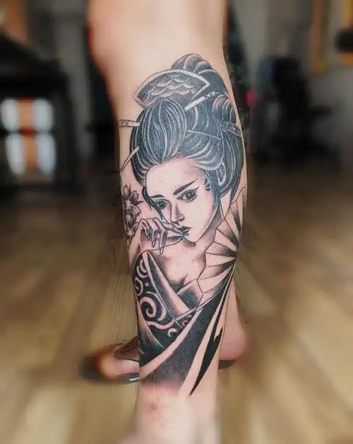小腿艺妓纹身图片_腿部新传统老传统纹身图案