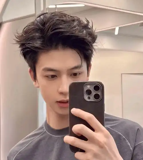 三款男生流行短发,也太显气质了