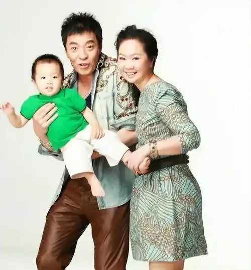 演员刘威:情断杨若兮,被何晴抛弃,50岁却闪婚"圈外人"王晓宇