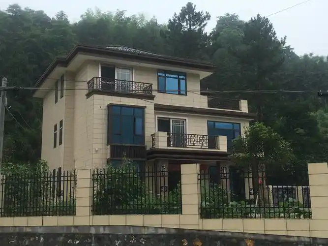 最新农村三层楼房照片_3层别墅图片