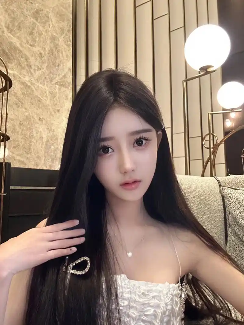 高颜值美女# 气质优雅的女人,有时清高,这种源于骨