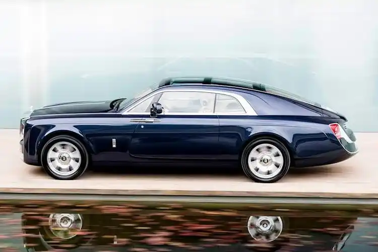 车排名前10名豪车(2023年世界上最昂贵的10款新车) - 四帝国车市