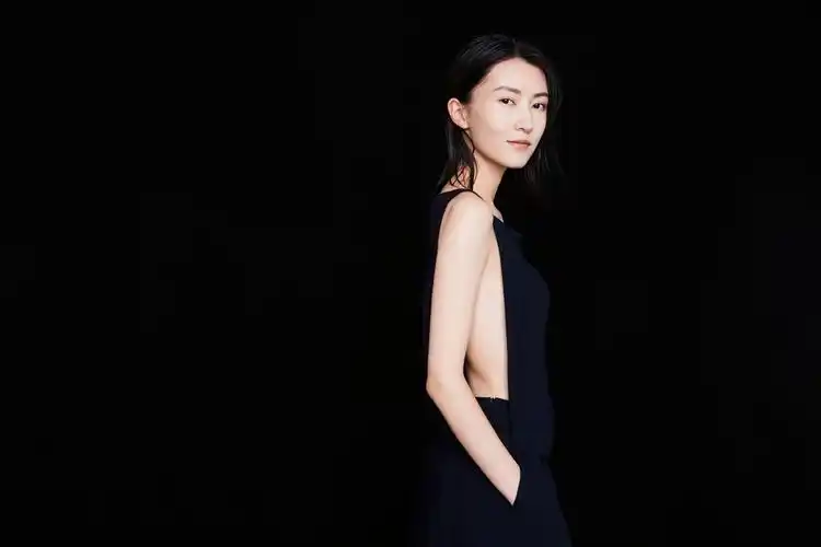 《深海利剑》金子晴"落单" 刘璐被网友"抱走"-搜狐