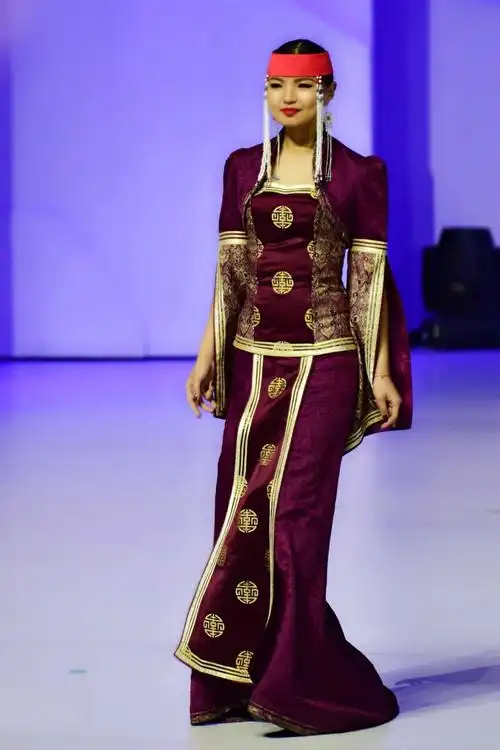 蒙古族服装服饰