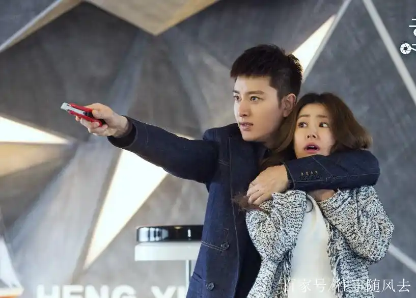 《偏偏喜欢你》由陈乔恩,贾乃亮领衔主演,主要讲述了女主角"钱宝宝"阴