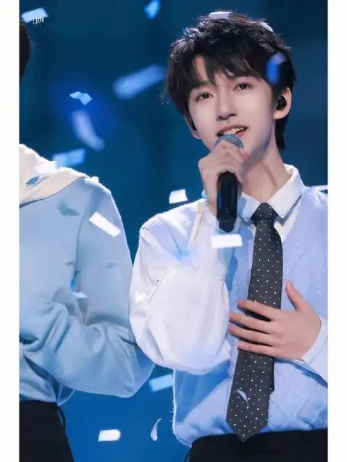 我最爱的贺峻霖妆造120