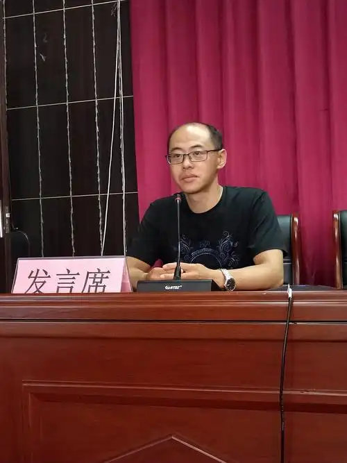 区人民医院中医科主任刘勇军做表态发言