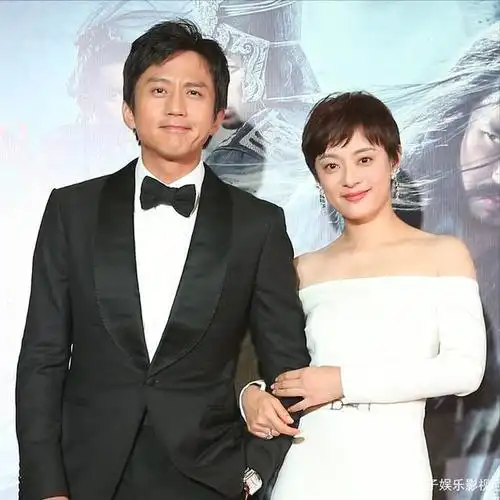 6月15日下午,孙俪发文称,老公邓超为儿子女儿讲故事,深情投入又声情并