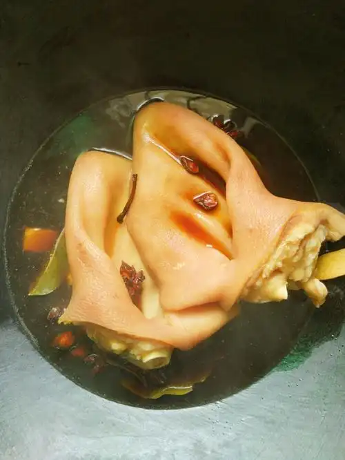 肥而不腻,爽口弹牙的卤猪耳朵