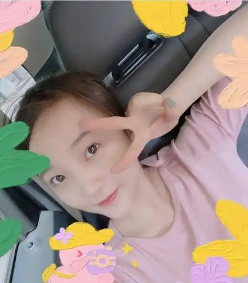 林妙可近照曝光疑减肥成功,婴儿肥脸蛋消失,瘦成巴掌脸尖下巴_不知道