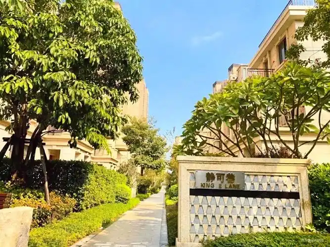 世茂御海墅5室2厅3卫150.86㎡南北618万