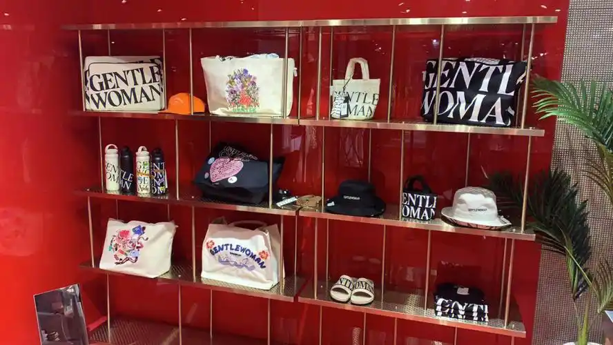泰国🇹🇭小众品牌gentlewoman 新款刺绣包美