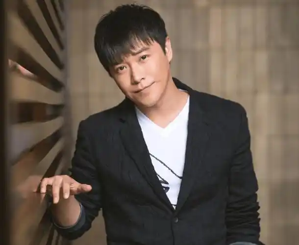 风波,扯开了娱乐圈遮羞布,戴着面具的6位明星翻车了_杨颖_黄晓明_婚姻