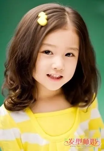 发型设计 短发 >> 头发略短女童发型 9岁女儿童短发型(3) 2018-03-07
