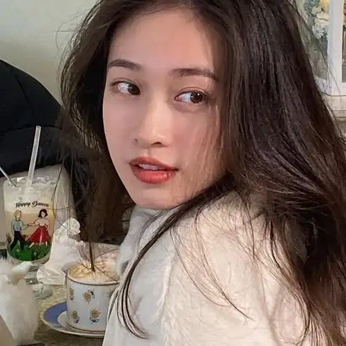 2021年超级甜美的女生头像