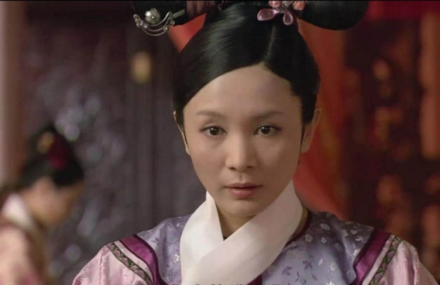 《甄嬛传》:颂芝是华妃的陪嫁侍女,皇上为何不早收她入房非得等华妃