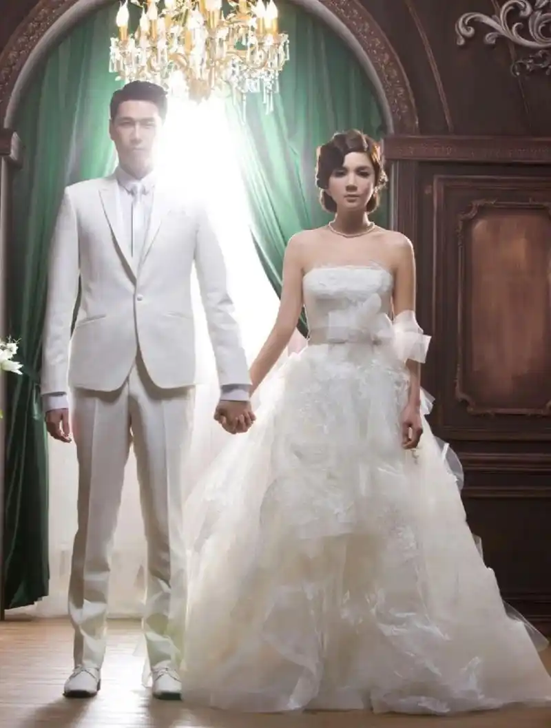 陈嘉桦ella婚礼回顾|高定verawang婚纱03 成员ella 陈嘉桦身穿 vera