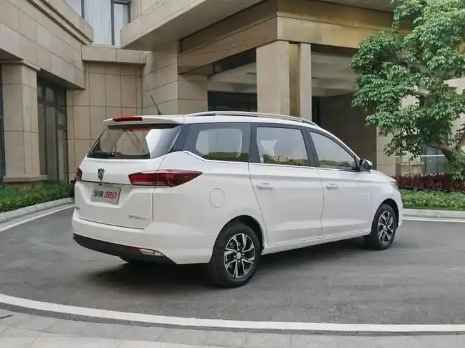 5.68万起,宝骏这台6座车又神了,8个月卖出10万多台!