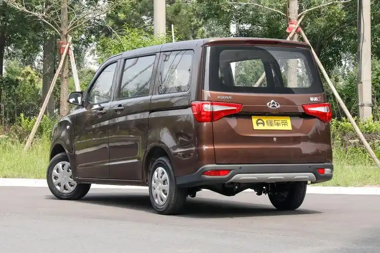 另一款是长安欧诺欧尚的三维比不上宝骏730,但是446517251685