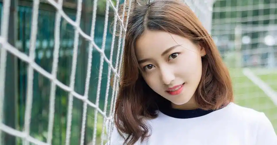 女生,大家信任的不仅仅是外表,还有性格,这样高颜值才能展现出真正的