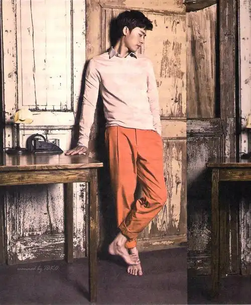 李易峰2014写真集《壹刻》扫图 cr:新浪微博:绅士糖分