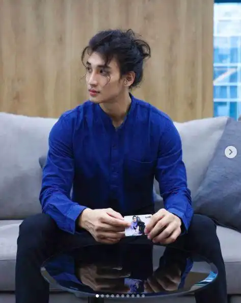 缅甸最帅和尚爆红全网,袈裟裹肌肉,引无数网友大叫"老公"|出家|泰国