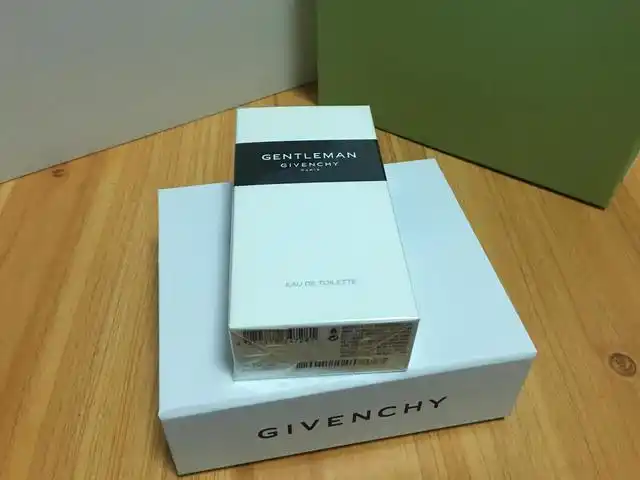 纪梵希高定香榭哑光唇釉怎么样,纪梵希男士香水好用吗