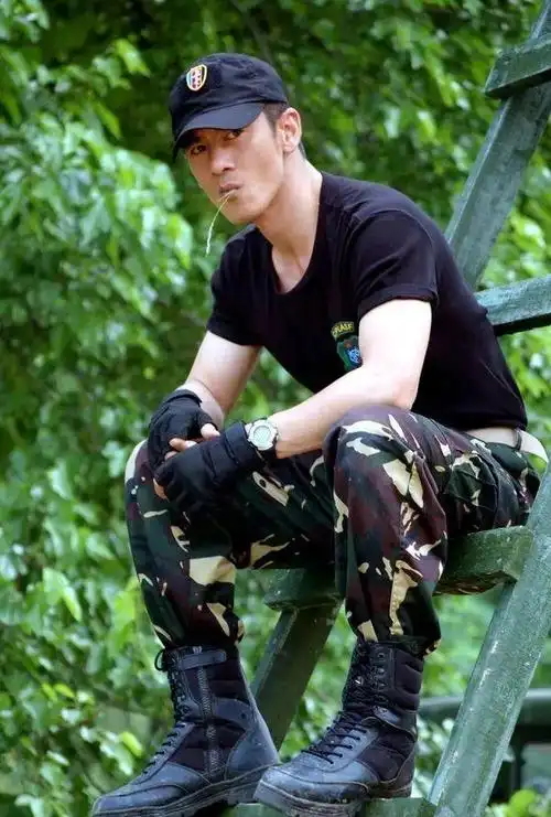 这7个男演员,因为演军旅剧爆红,没有人喊苦喊累,都是拼出来的