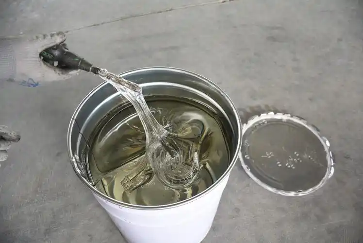 1,性质环氧树脂胶和快干胶的区别:环氧树脂胶水是一种重要的热固性