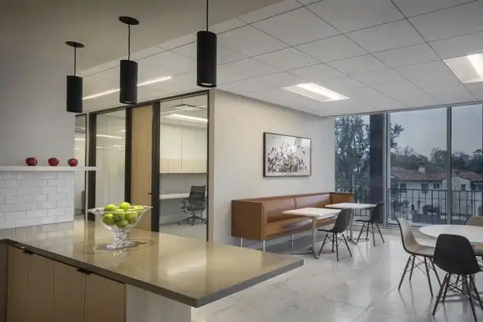 100平米办公室装修设计图片