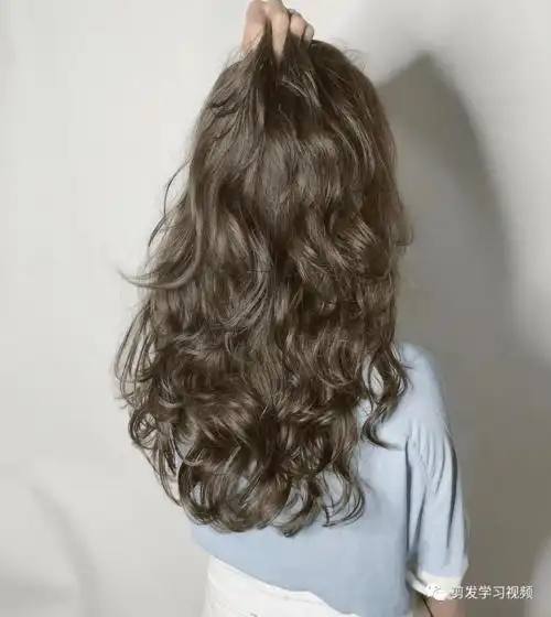 2020金秋流行"半卷烫"_发型